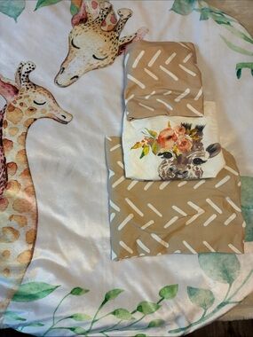 🦒 Baby Playmat & Sheet Bundle | Giraffe Theme
